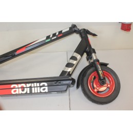 SALE OUT. | Aprilia | E-SR2 EVO | Electric Scooter | 500 W | 25 km/h | 10 " | Black/Red | USED AS DEMO | 20 month(s)