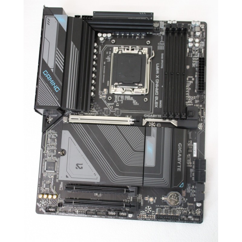 Gigabyte REFURBISHED, USED, WITHOUT INSTRUCTIONS, WITHOUT ORIGINAL BOX, WITHOUT ANTENNA